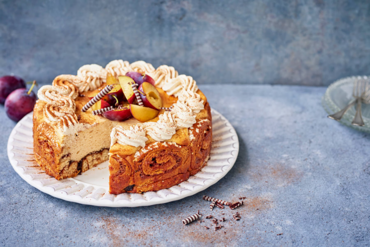 Finnish Cinnamon Bun Cheesecake (Korvapuus­ti-juus­tokakku)